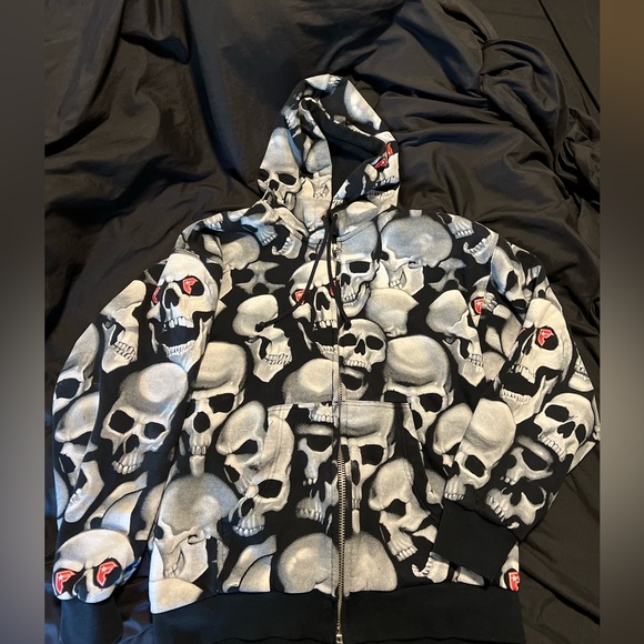 Famous Stars and Straps Vintage Skull Hoodie - Picture 1 of 3